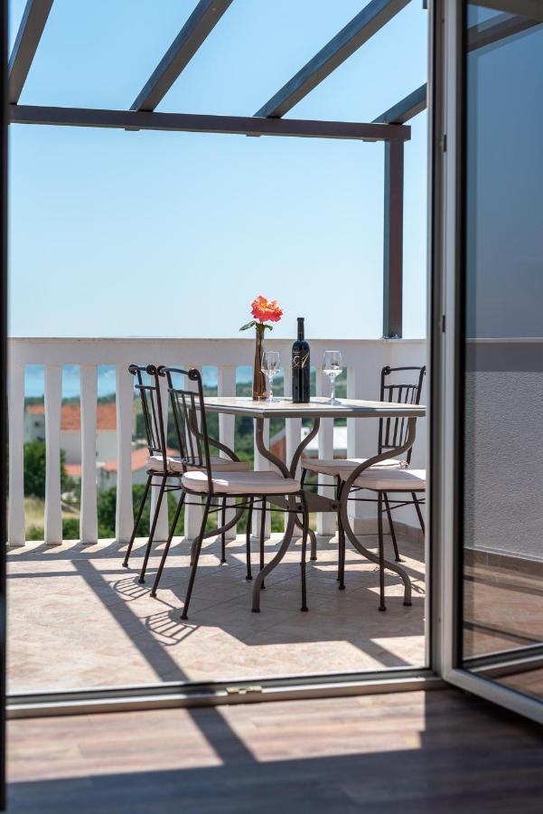 Apartments Dobrila Kastel Novi Bagian luar foto