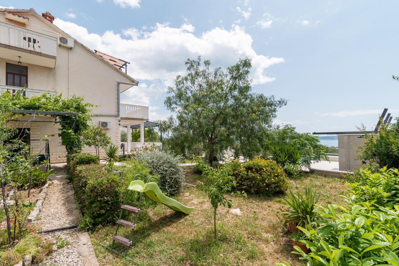 Apartments Dobrila Kastel Novi Bagian luar foto