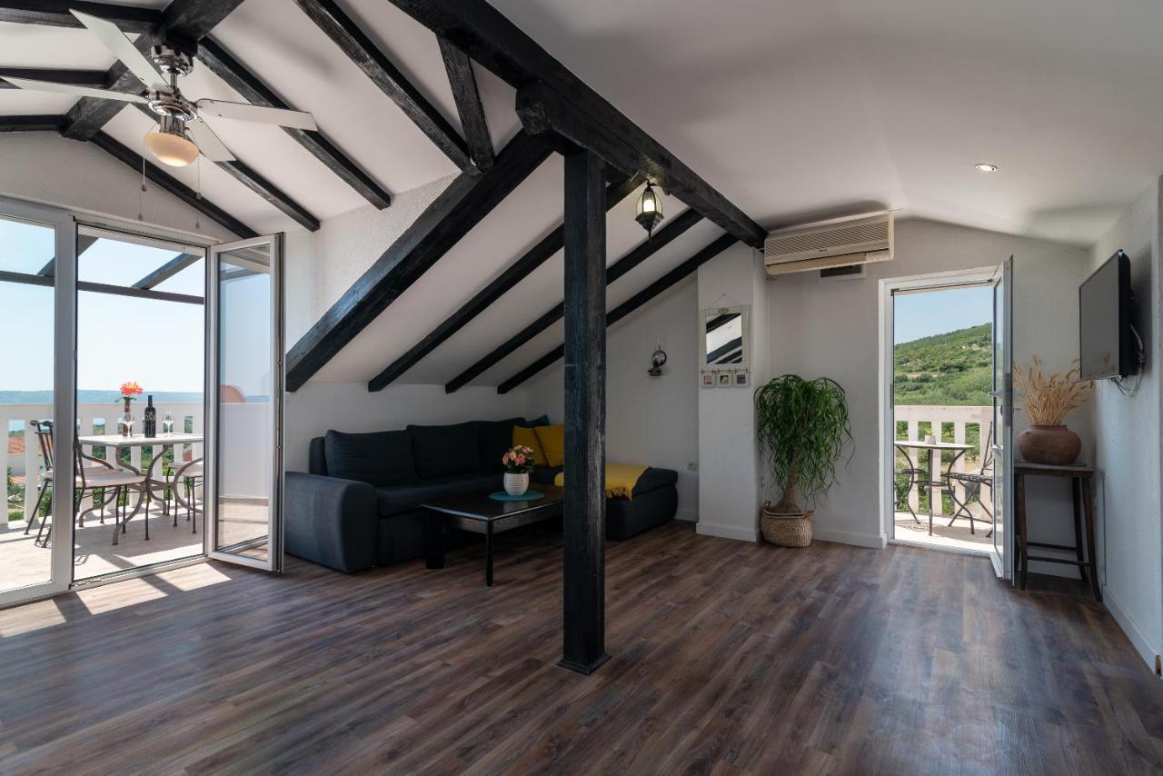 Apartments Dobrila Kastel Novi Bagian luar foto